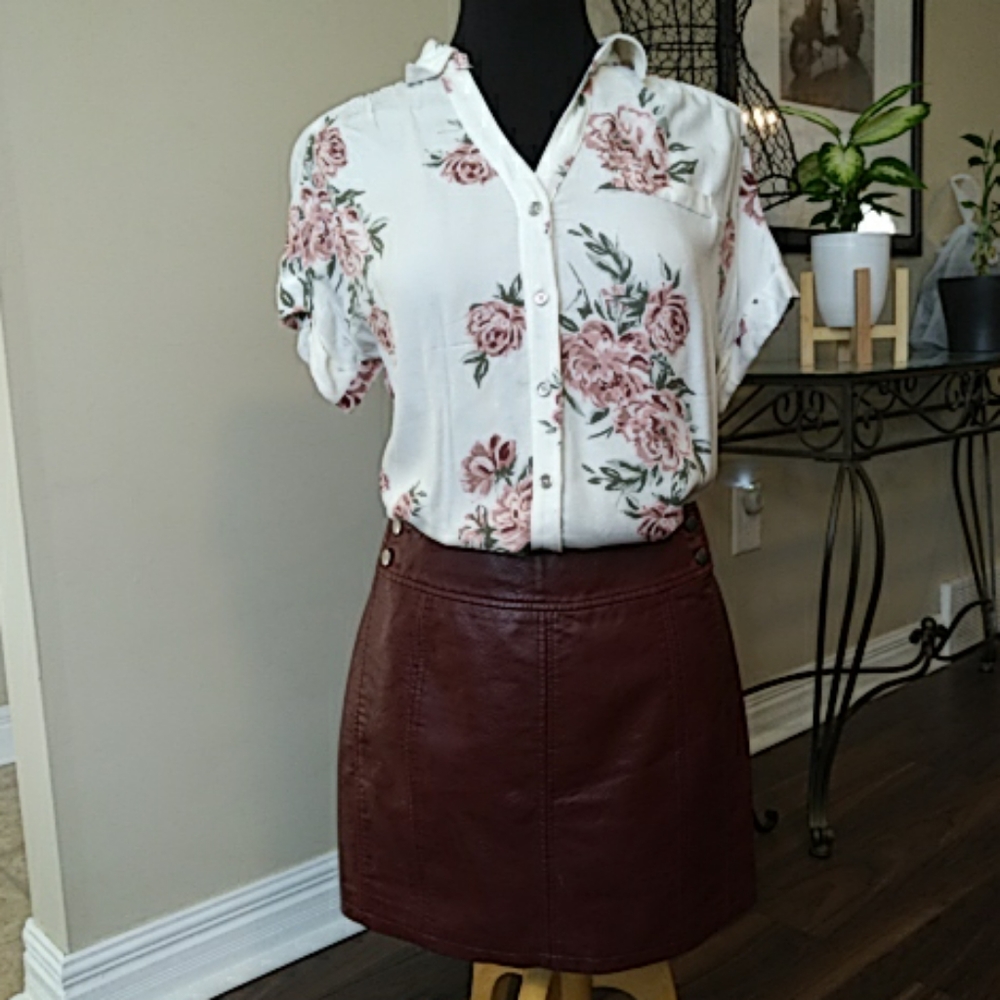 Free People Vegan Skirt  size 10 BNWT